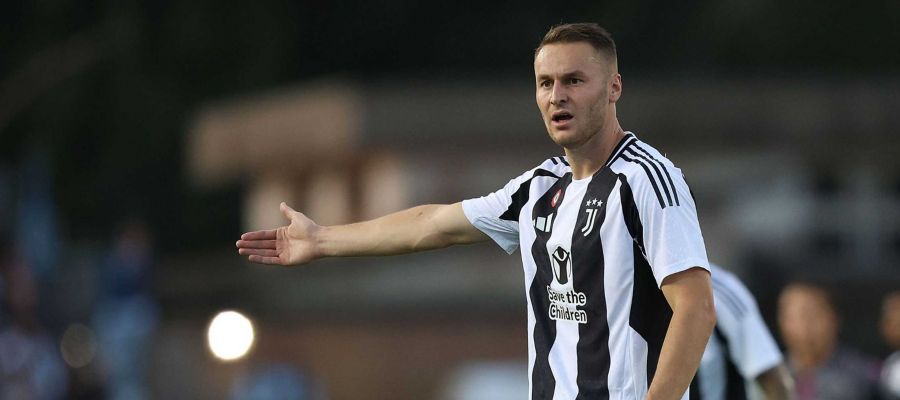 Juventus Midfielder Insists Dusan Vlahovic Lives For Goals