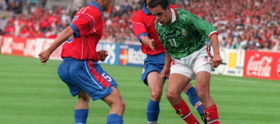Who doesn’t remember Cuauhtemoc Blanco's cuauhteminha, a feat that consisted in dashing past your opponents with the ball tied between your feet?