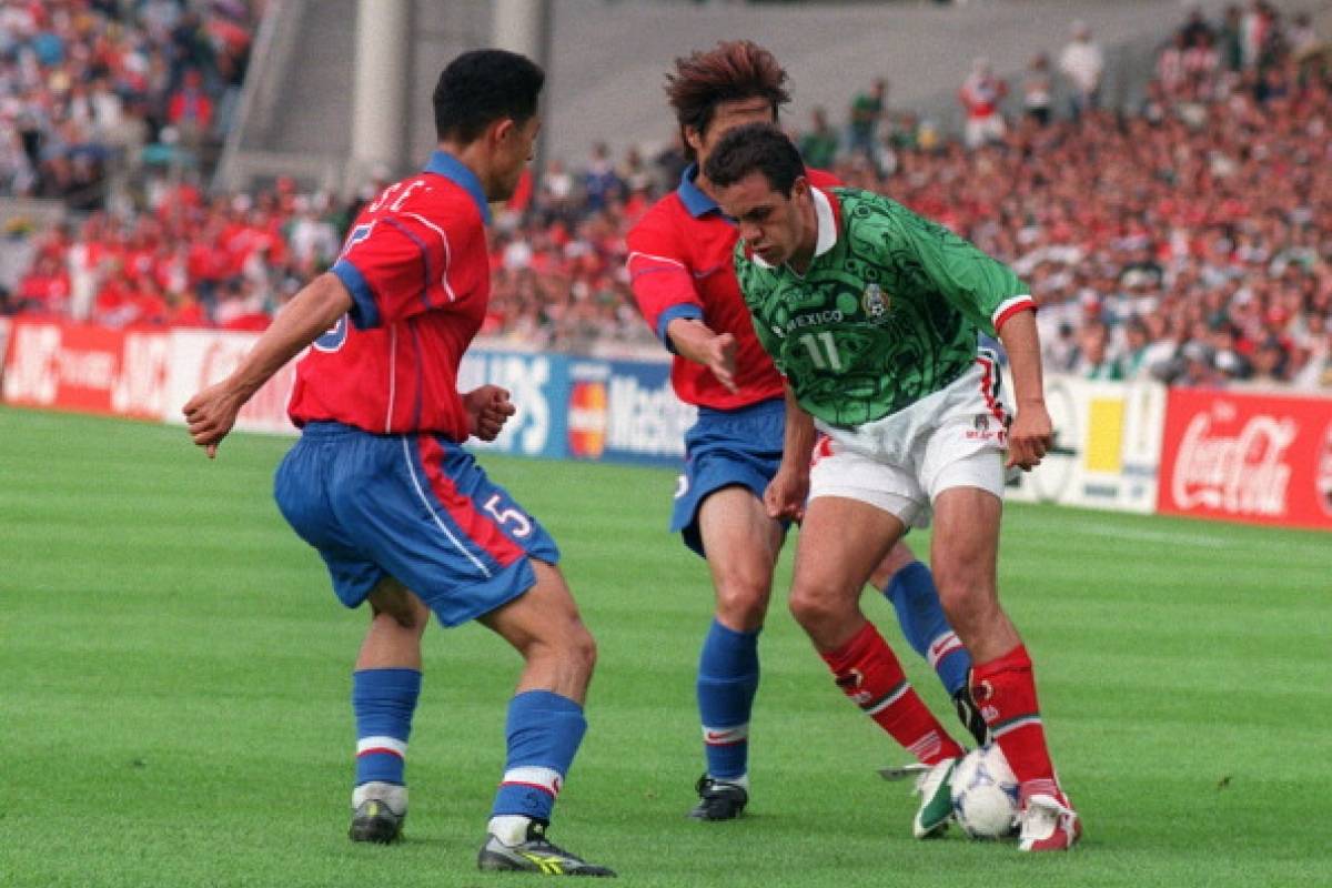 Who doesn’t remember Cuauhtemoc Blanco's cuauhteminha, a feat that consisted in dashing past your opponents with the ball tied between your feet?