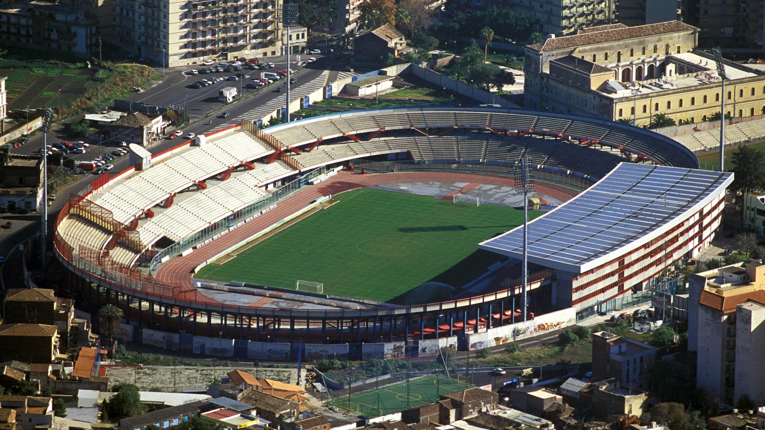 Stadio Ennio Tardini - Wikipedia