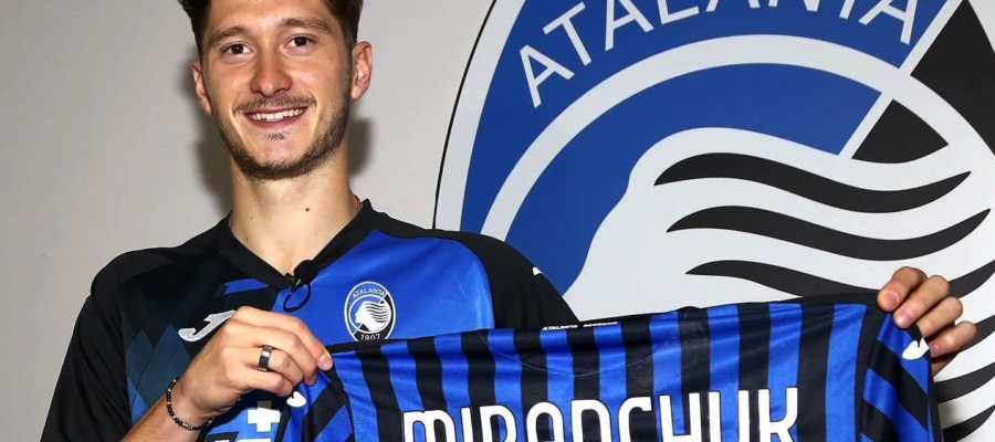 Atalanta secured the services of Aleksey Miranchuk from Lokomotiv Moscow, adding the attacking midfielder to reduce reliance on Alejandro Gomez