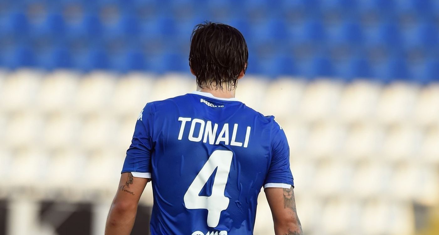 Brescia golden-boy Sandro Tonali will end up on the red and black side of Milan as the Rossoneri won one of the hottest transfer battles of the summer.