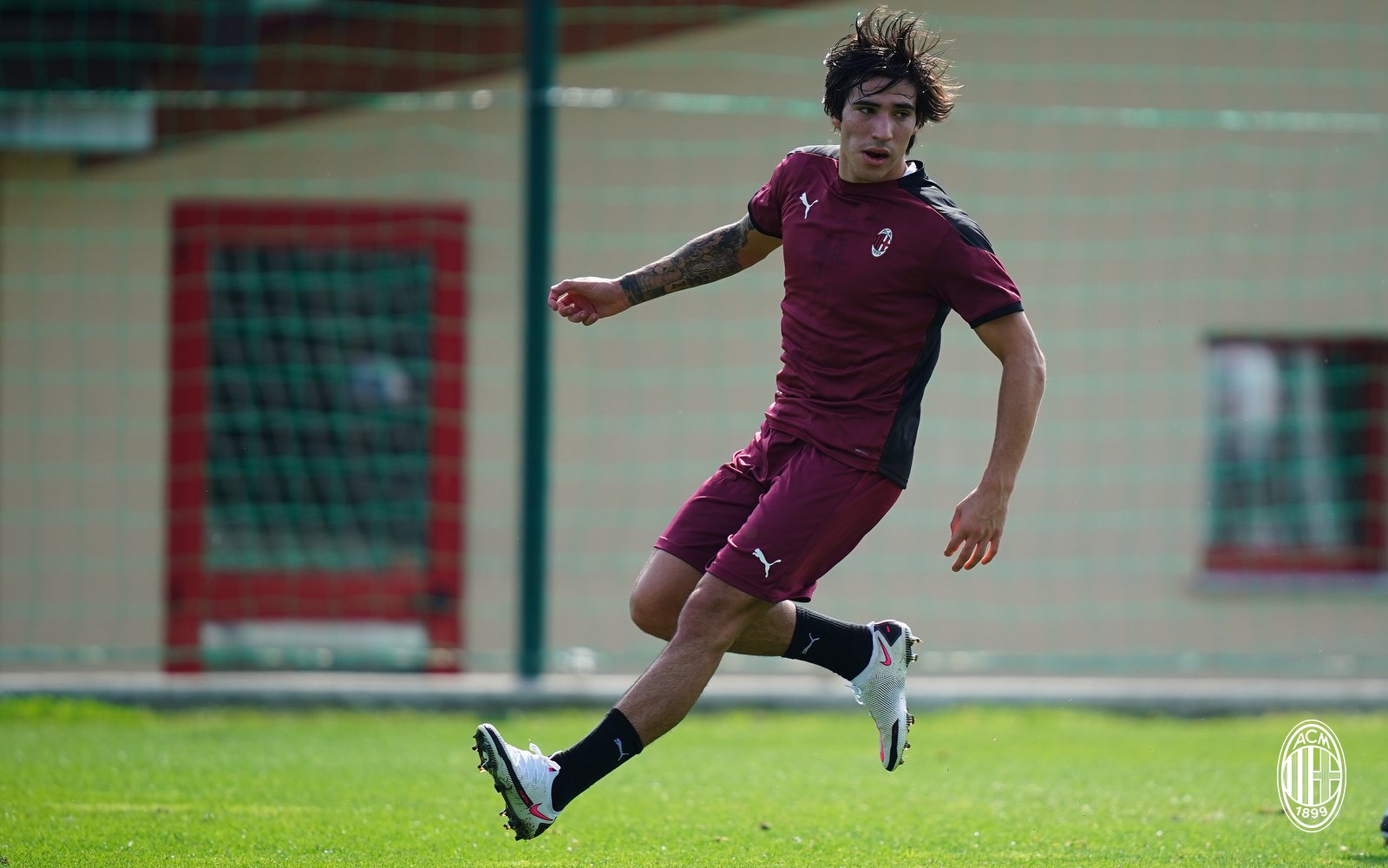 Sandro Tonali joined Milan with quite an unexpected move, but what can the Rossoneri expect from the 21-year-old wonder kid?