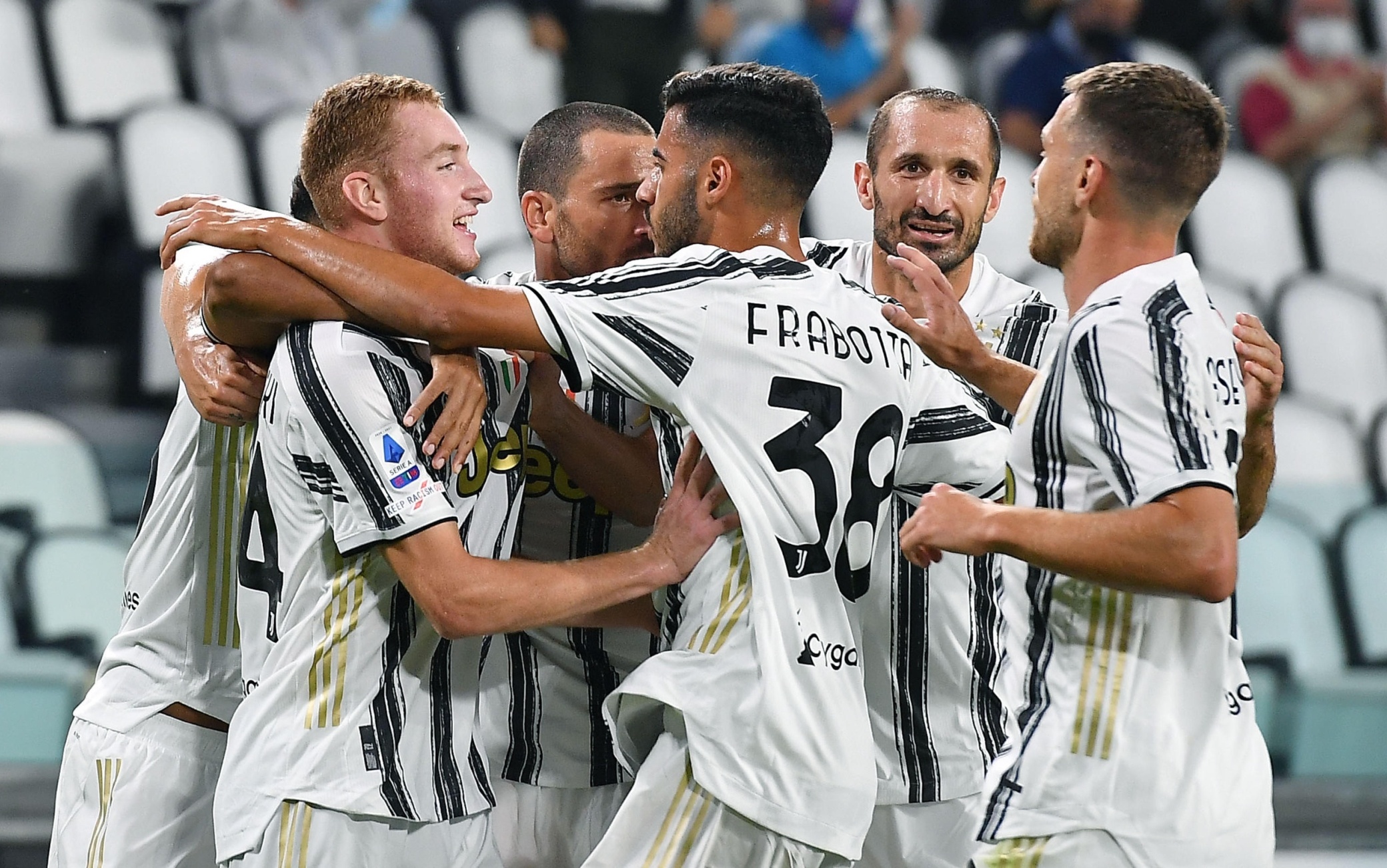 Juventus sent a clear warning to those who wish to break their Serie A domination as their crushed Sampdoria in their seasonal debut