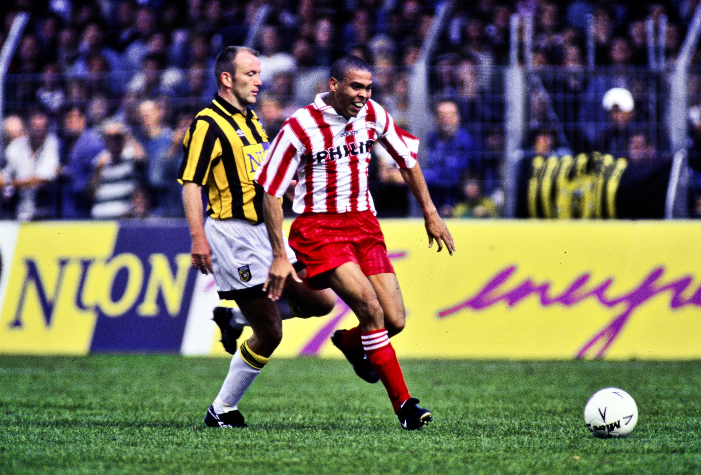 Before joining Barcelona and then Inter, the young Ronaldo played at PSV Eindhoven for two seasons