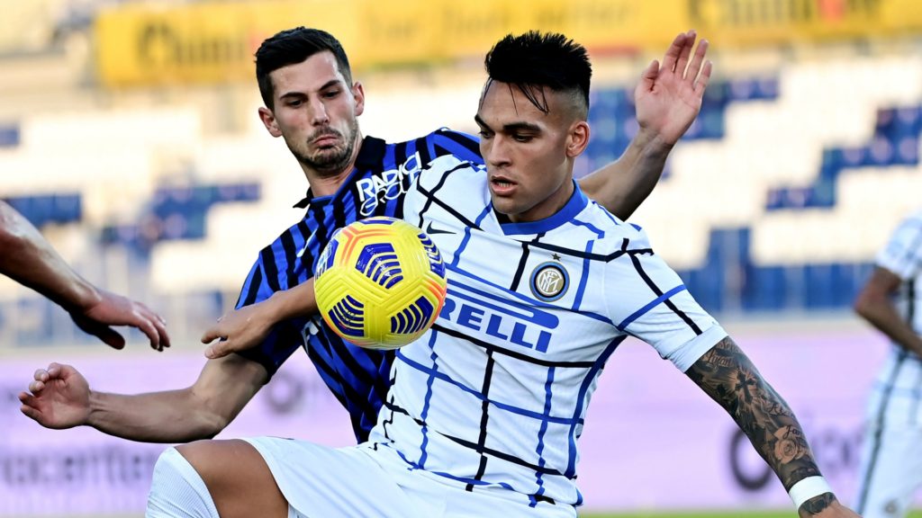 The Gewiss Stadium hosted a vibrant match between Atalanta and Inter that ended in a 1-1 draw as Alexei Miranchuk canceled Lautaro Martinez's opener