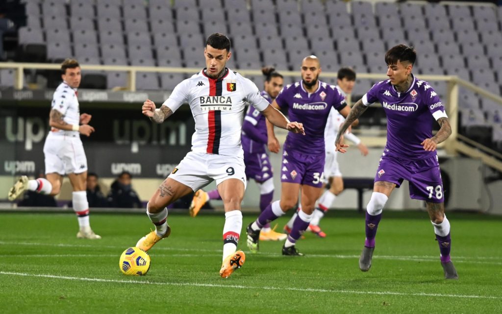 In the Serie A Monday night game, Fiorentina and Genoa shared the spoils atthe end of a dull match that caught fire only in the last ten minutes