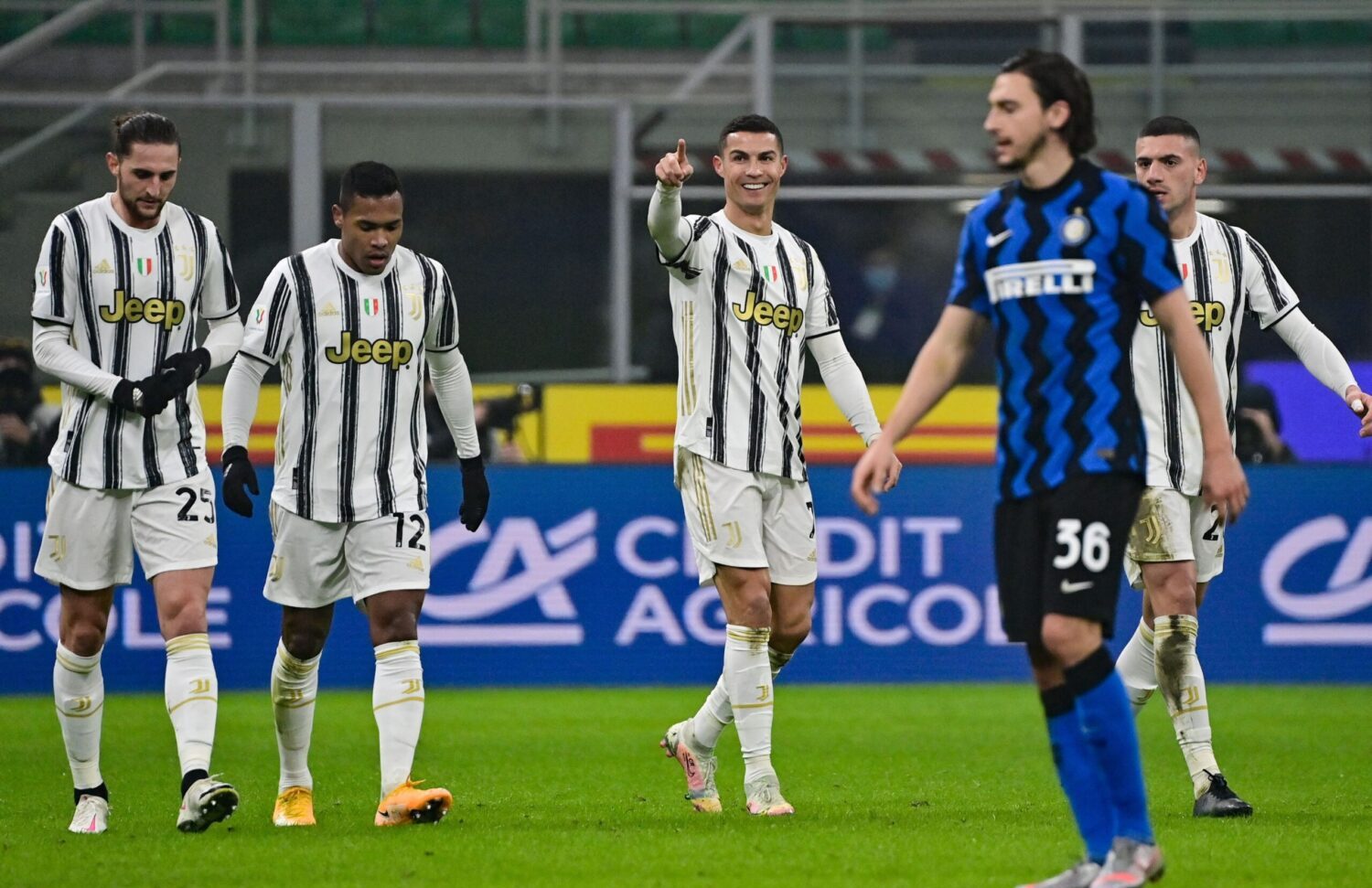 "Pazza Inter" let Juventus come from behind and record a 1-2 win in the first leg of the Coppa Italia Semi Final with a Cristiano Ronaldo brace