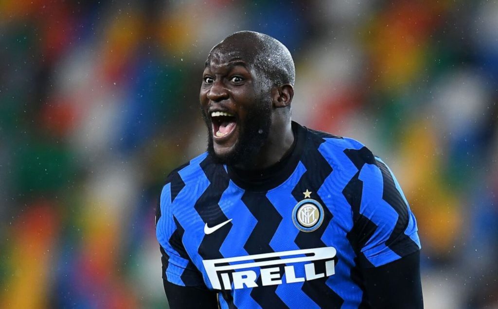 Romelu Lukaku is officially back at Inter. The striker was unveiled by president Steven Zhang with a video on Twitter before the formal announcement.