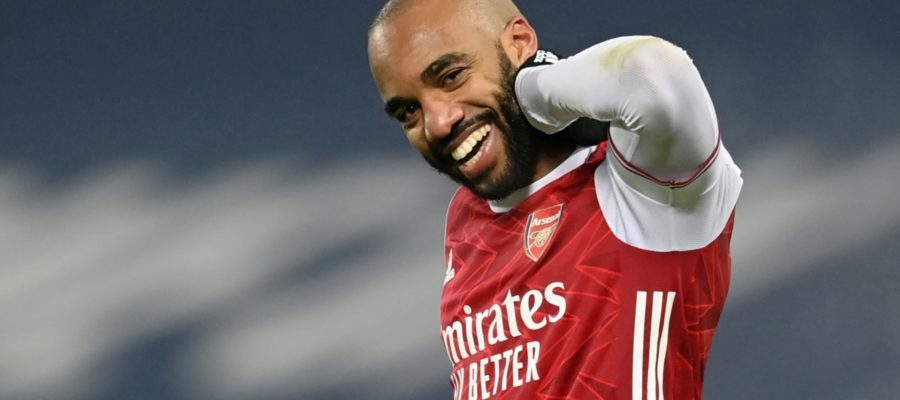 Roma Ready to Challenge Atletico Madrid and Sevilla for Lacazette