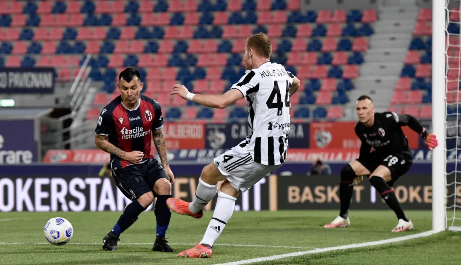 In the last Serie A Round, it was an easy victory for the Juventus who coasted past their Bologna rivals with a 1-4 scoreline to boast of