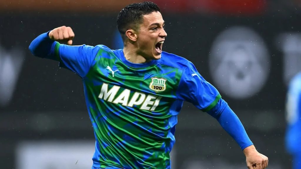 Giacomo Raspadori has played at the tip of the Sassuolo 4-2-3-1 lineup where his movement and technical ability has caused headaches throughout the league