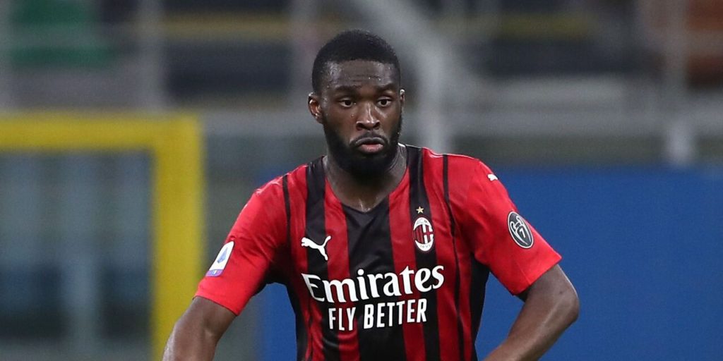 The entourage of Fikayo Tomori visited Casa Milan and a reunion with his former Chelsea teammate Hakim Ziyech isn’t totally out of the question.