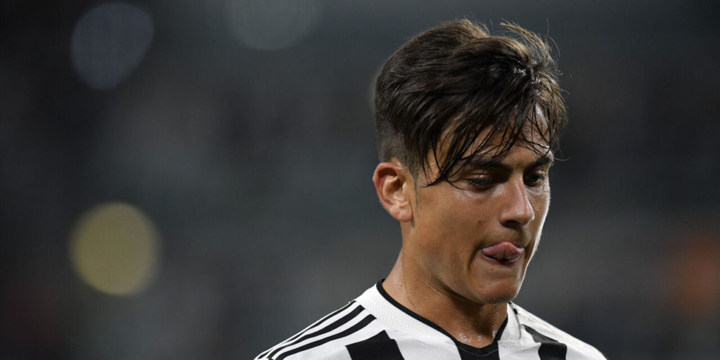 Juventus will soon restart the negotiations with their players on expiring contracts, especially Paulo Dybala. The parties have not met in a while.