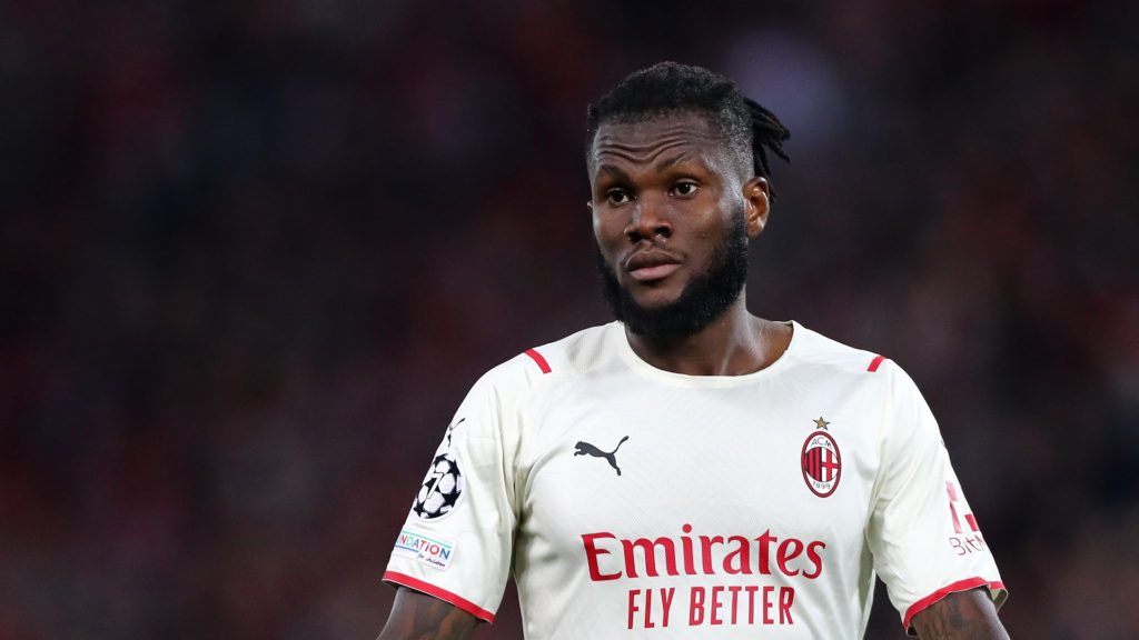The Milan faithful have not taken kindly the news that Franck Kessié is joining Barcelona. The San Siro crowd loudly booed him against Bologna.