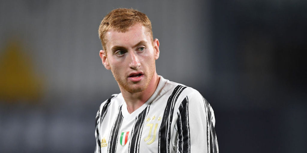 Juventus are looking to cash in on some departures after splurging on Dusan Vlahovic. Dejan Kulusevski has been offered to Milan.