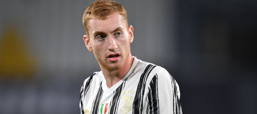 Juventus are looking to cash in on some departures after splurging on Dusan Vlahovic. Dejan Kulusevski has been offered to Milan.