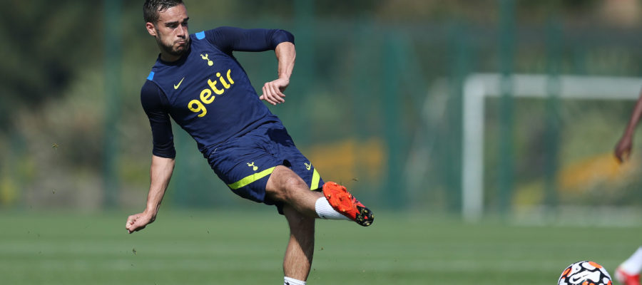 Surplus to Antonio Conte’s requirements at Tottenham, midfielder Harry Winks has been offered to Jose Mourinho’s Roma after he was transfer listed earlier.