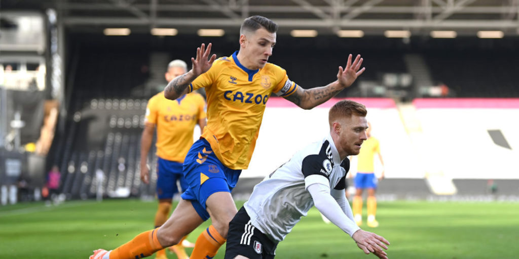 Lucas Digne is set to leave Everton, as he clashed with Rafa Benitez. Inter and Napoli are keeping tabs on the fullback, but they can not spend much.