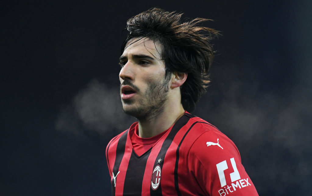 Sandro Tonali is officially a Newcastle United player. The Premier League had struck a deal with Milan a while back but had to wait to finalize it.