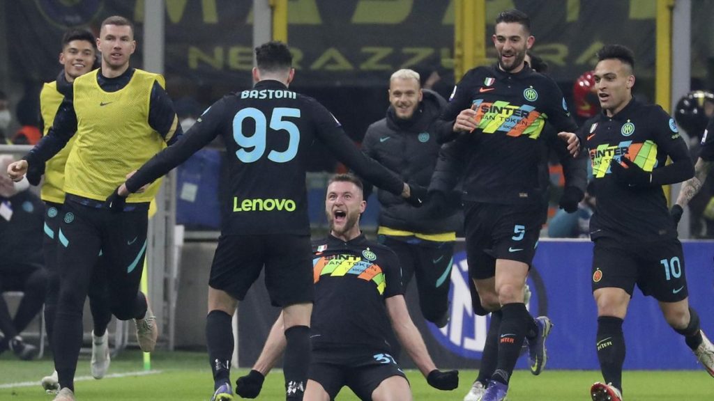 Lazio and Inter played a hard fought match, with the Nerazzurri coming out on top. Defenders led the champions' attack, with Bastoni and Skriniar scoring