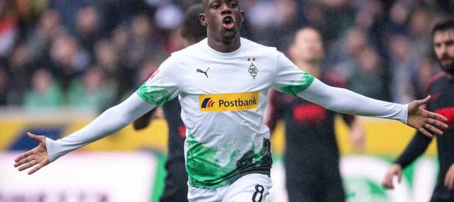 Juventus have managed to complete the last-minute signing of the Swiss international Denis Zakaria from Bourissia Mochengladbach.