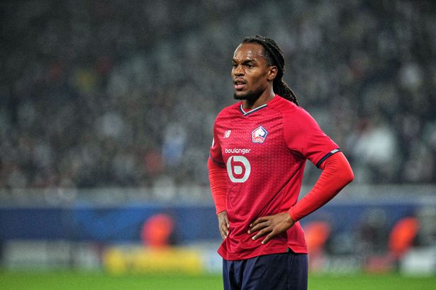 Milan have made last-gasp attempt with several hours to go in order to sign the Portuguese midfield ace from Lille Renato Sanches.