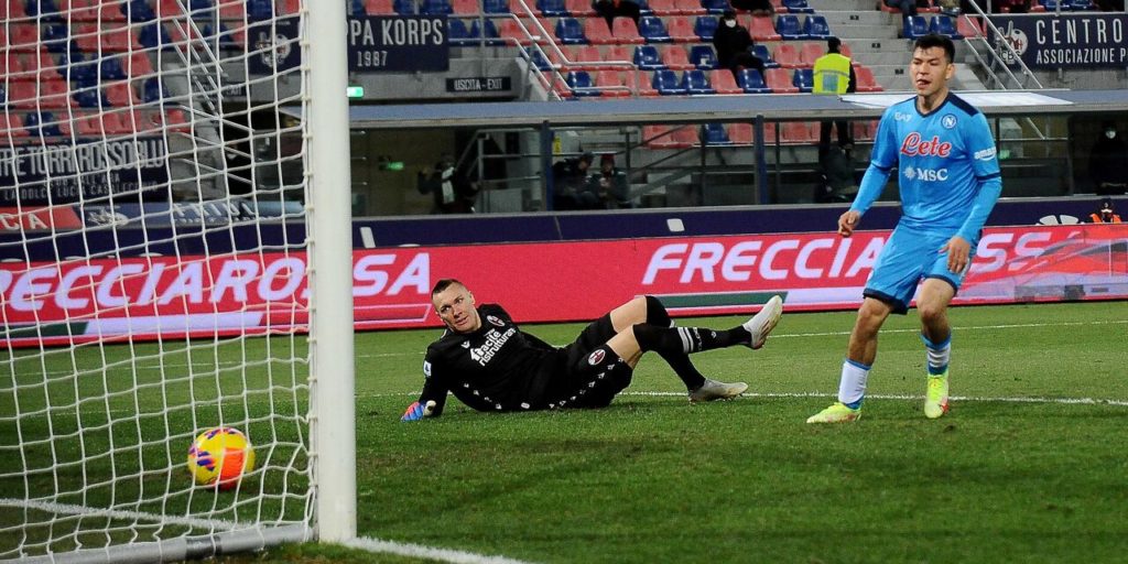 Napoli picked up the second win in a row as they did quick work of Bologna, earning some ground on the teams near them in the standings.