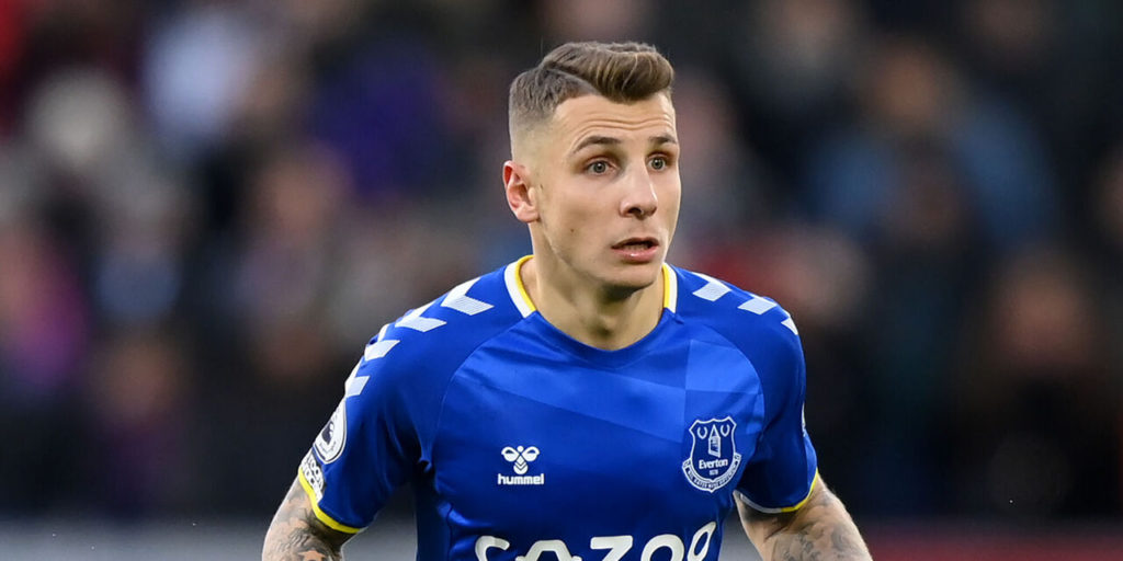 Inter have identified Everton pariah Lucas Digne as their top target for the left flank. The fullback has butted heads with Rafa Benitez.