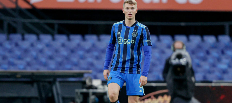 Milan have added another defender to their shortlist of options for January. Some intermediaries proposed to them Ajax center-back Perr Schuurs.