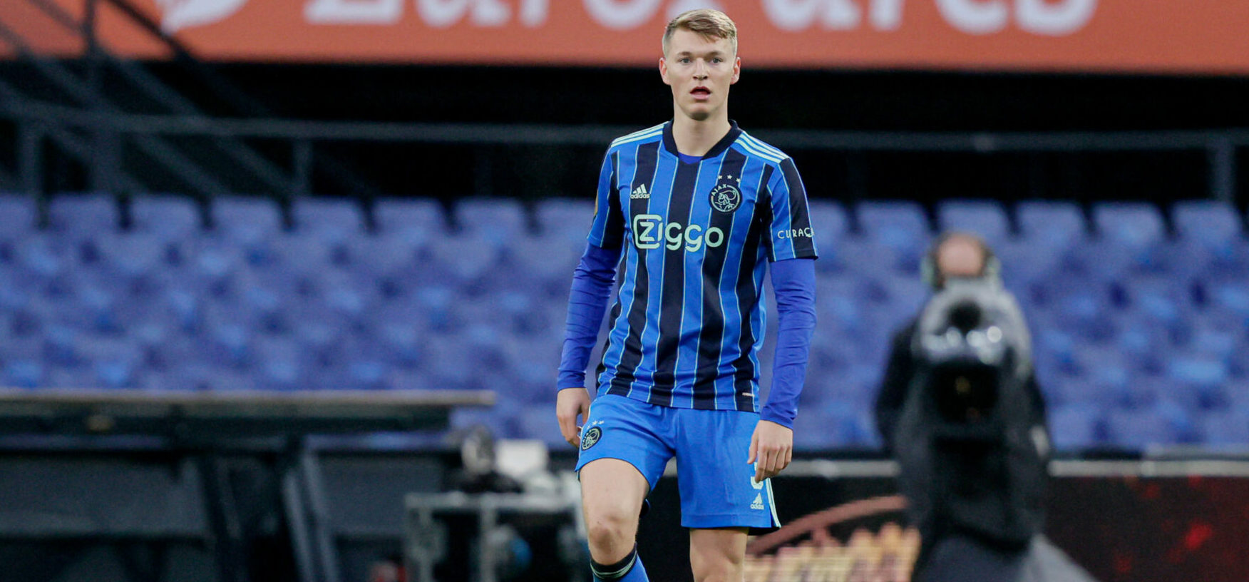 Milan have added another defender to their shortlist of options for January. Some intermediaries proposed to them Ajax center-back Perr Schuurs.