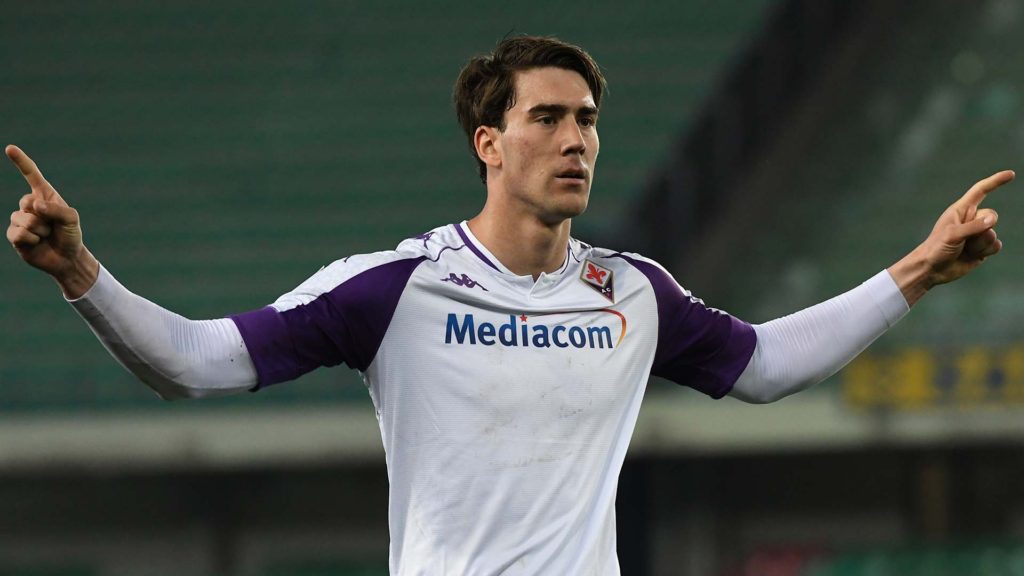 Arsenal appear to be the only team seriously pursuing Dusan Vlahovic in January. The Gunners will soon table a large bid.
