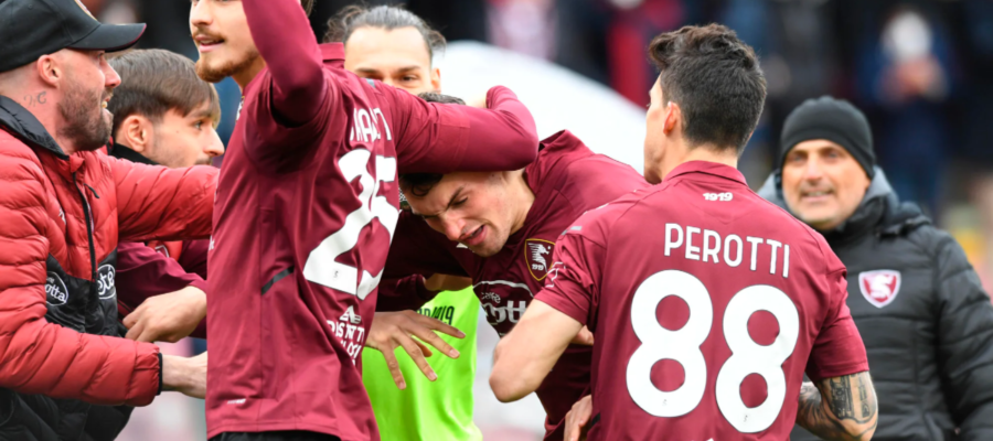 Salernitana claimed another crucial point for the relegation zone battle on Friday night, drawing against Bologna after being down 1-0 in the first half