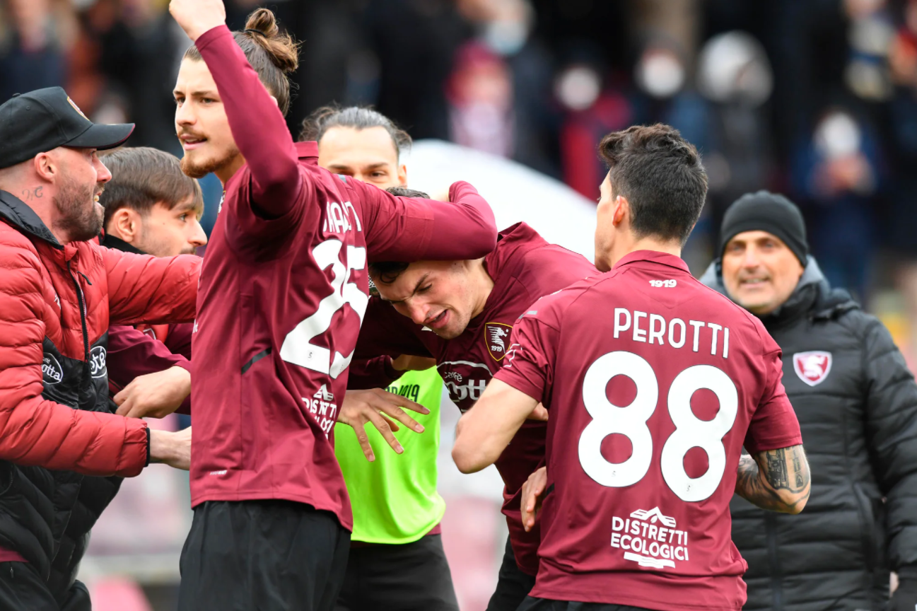 Salernitana claimed another crucial point for the relegation zone battle on Friday night, drawing against Bologna after being down 1-0 in the first half