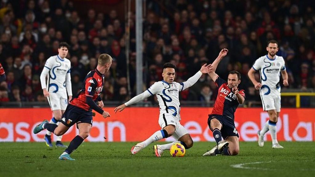 Despite Milan drawing 1-1 at the San Siro against Udinese, Inter have failed yet again to capitalize on their opportunity to overtake the Rossonerri in a disappointing 0-0 draw against Genoa at the Stadio Luigi Farris.