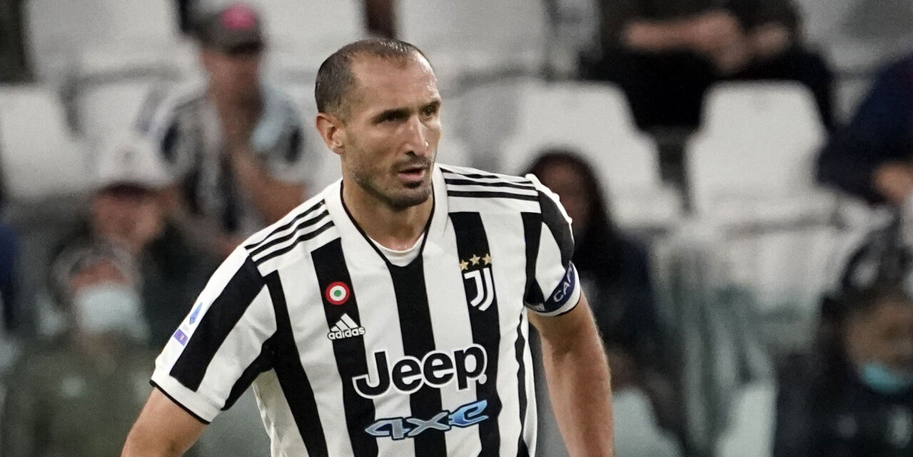 Giorgio Chiellini suffered another muscular injury and will sit out multiple critical matches. The defender subbed off with 20 minutes to go versus Verona.