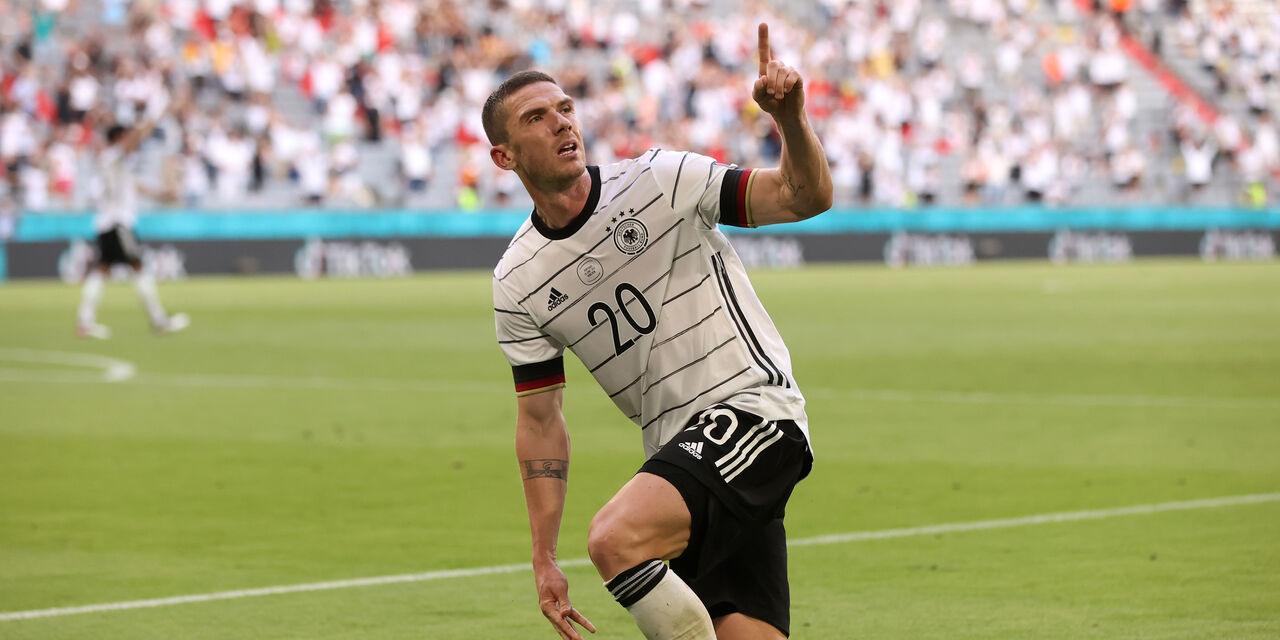 Robin Gosens received an offer from Newcastle before joining Inter. However, the Nerazzurri swooped in while he was mulling over it.