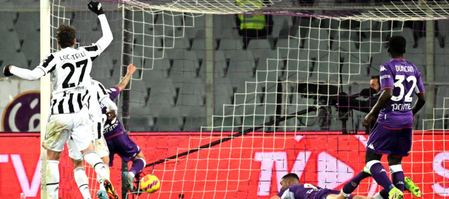 Juventus seized a 1-0 victory against Fiorentina within the dying minutes of the first leg of the Coppa Italia semi finals.