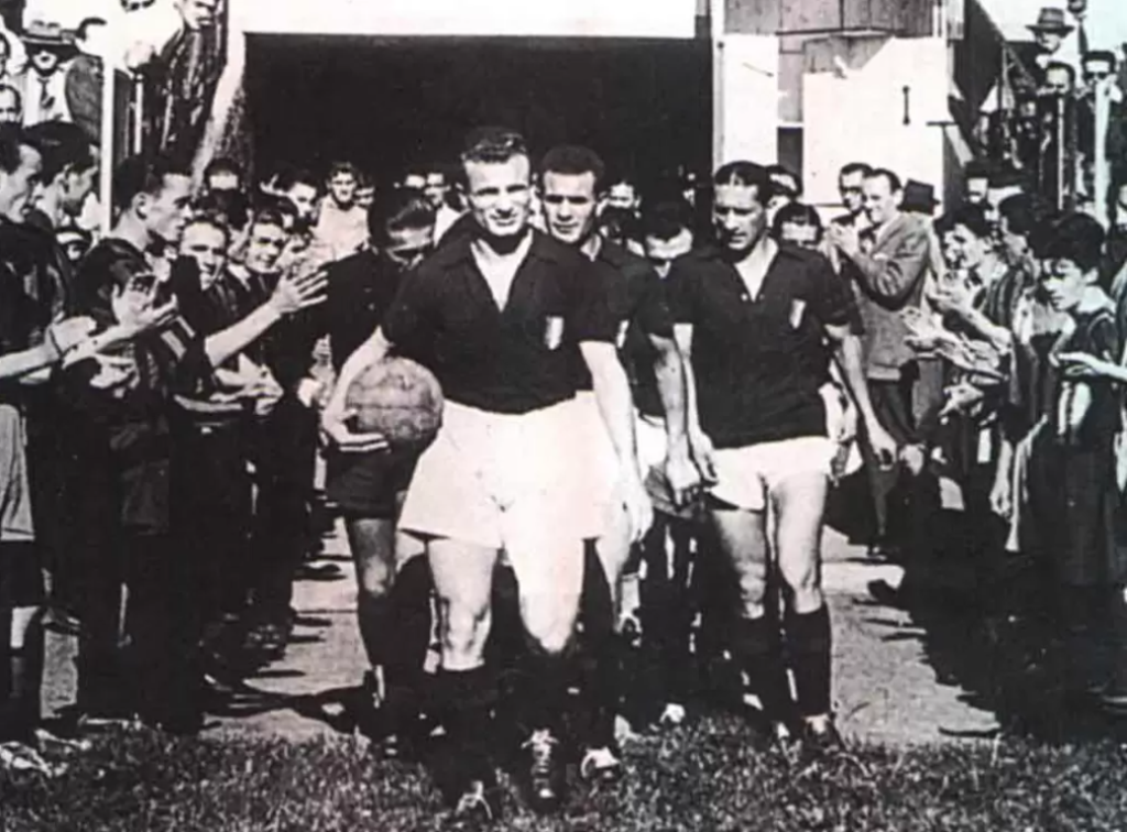 Between 1943 and 1949, Torino won the Serie A title five times in an incredibly dominating fashion before tragically perishing in a plane crash