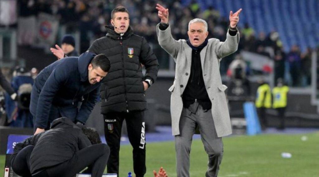 Following Roma narrowly drawing 1-1 aginst Vitesse, Mourinho criticized his side in a post-match interview following their display this evening.