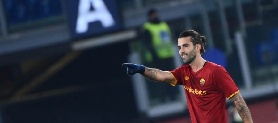 It is likely that just one between Sergio Oliveira and Jordan Veretout will stay at Roma in the summer, and Mourinho has cast his vote.