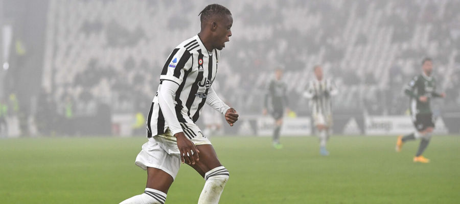 With Adrien Rabiot staying and no solutions for Arthur, Juventus are scrambling to find room for Leandro Paredes and might part ways with Denis Zakaria.