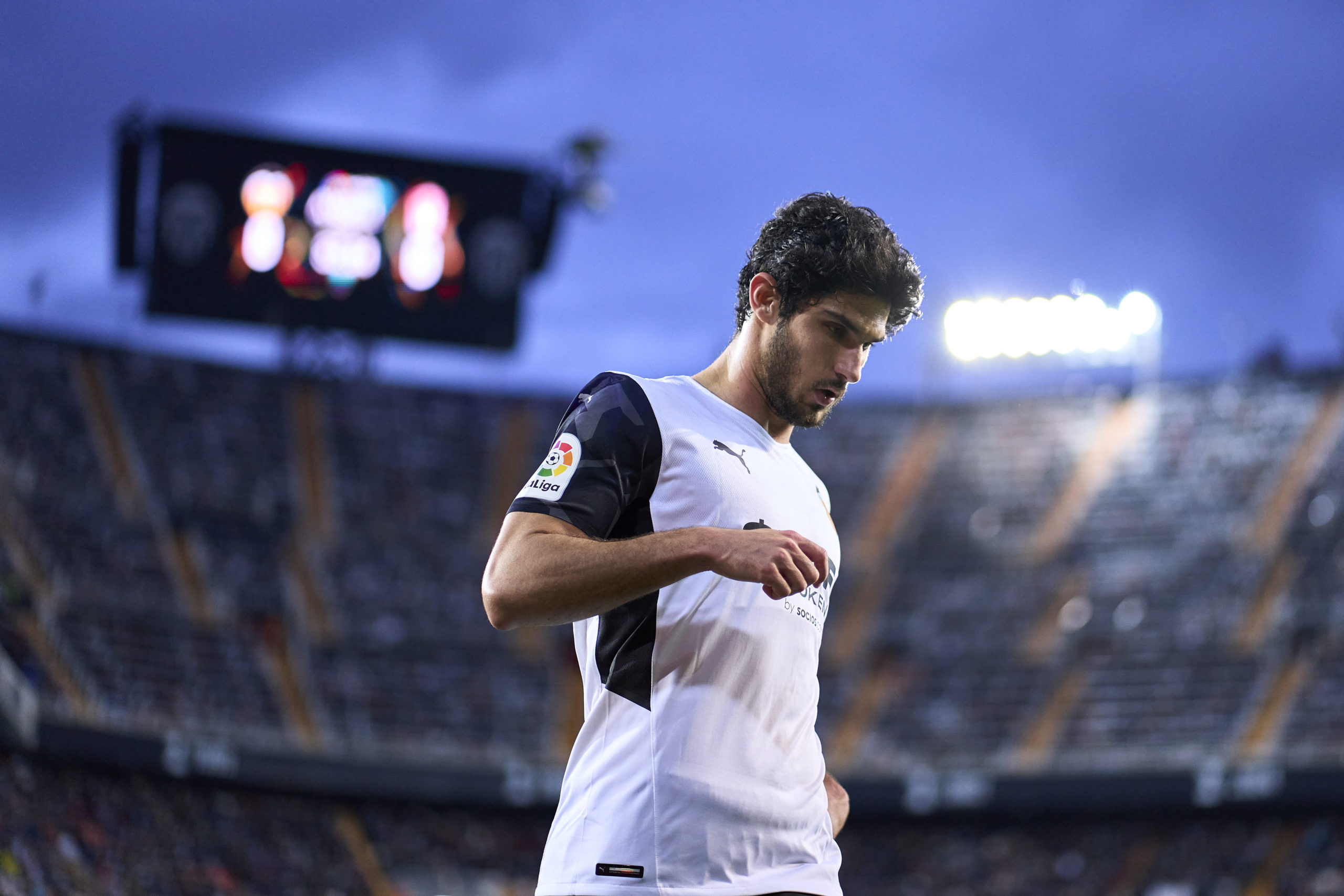 Roma have identified Gonçalo Guedes as the right piece to their frontline, and they have serious ammunition to facilitate the negotiation with Valencia.