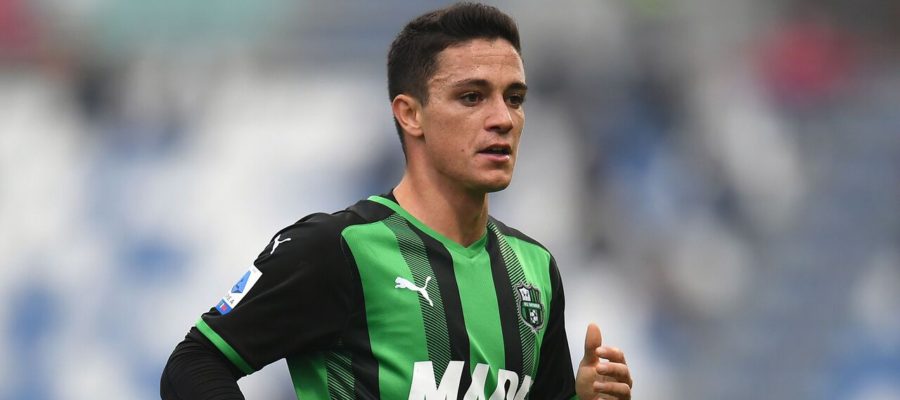 It’s a busy day for Napoli, which announced Giovanni Simeone, while Tanguy Ndombélé and Giacomo Raspadori took the medicals in Rome.