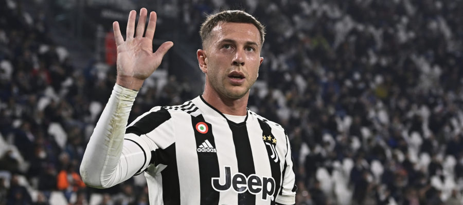 Amid Giorgio Chiellini and Paulo Dybala’s farewells from Juventus, Federico Bernardeschi was a forgotten figure, but he is leaving too and Napoli are keen.