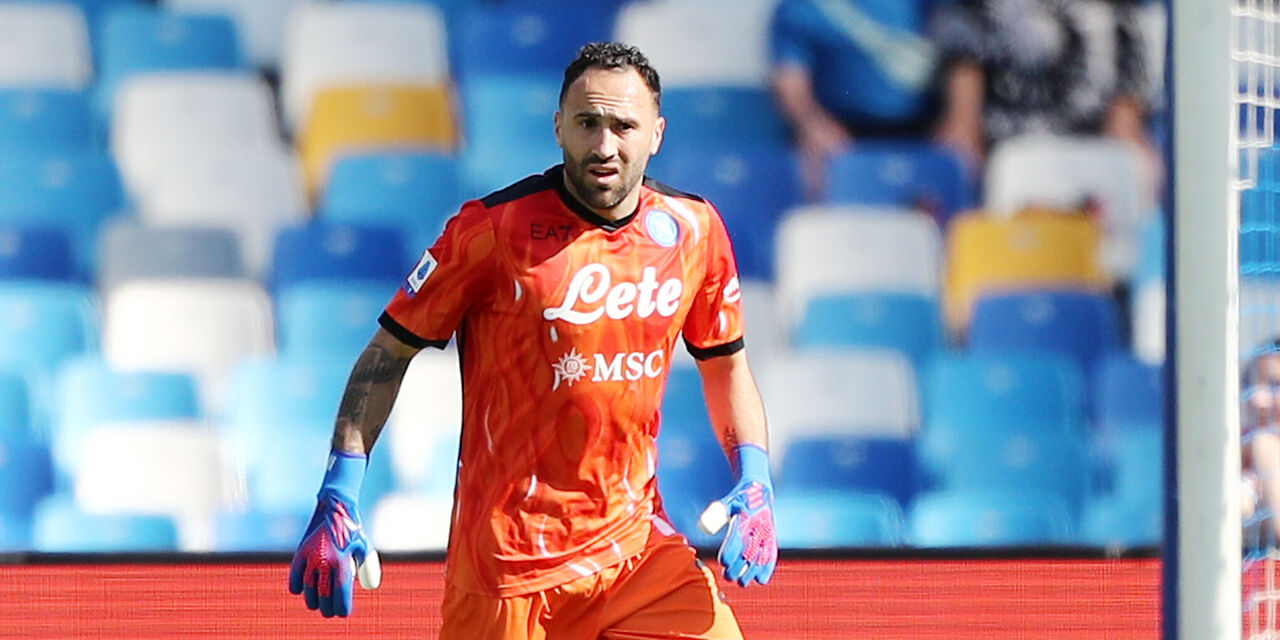 Despite the words of his agents, who hinted at a departure, Napoli still have some chances to retain David Ospina, who is on an expiring deal.