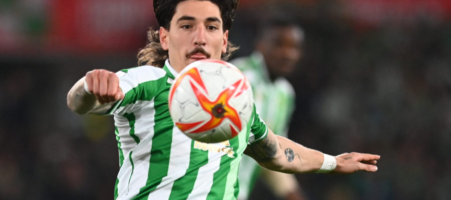 Arsenal defender Hector Bellerin, who spent 2021/22 on a fruitful loan spell at Real Betis, is being eyed by Italian heavyweights for a summer transfer.