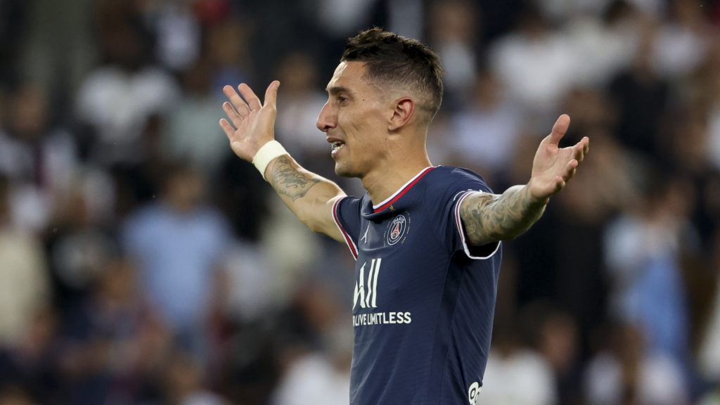 Juventus will have to change the terms of their proposal to convince Angel Di Maria, and such an impasse has allowed Barcelona to join the race.