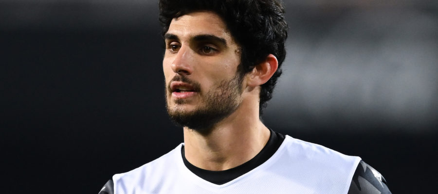 Gonçalo Guedes has been on the Roma radar for quite some time. It appears that the Giallorossi are indeed ready to open a negotiation to sign him.