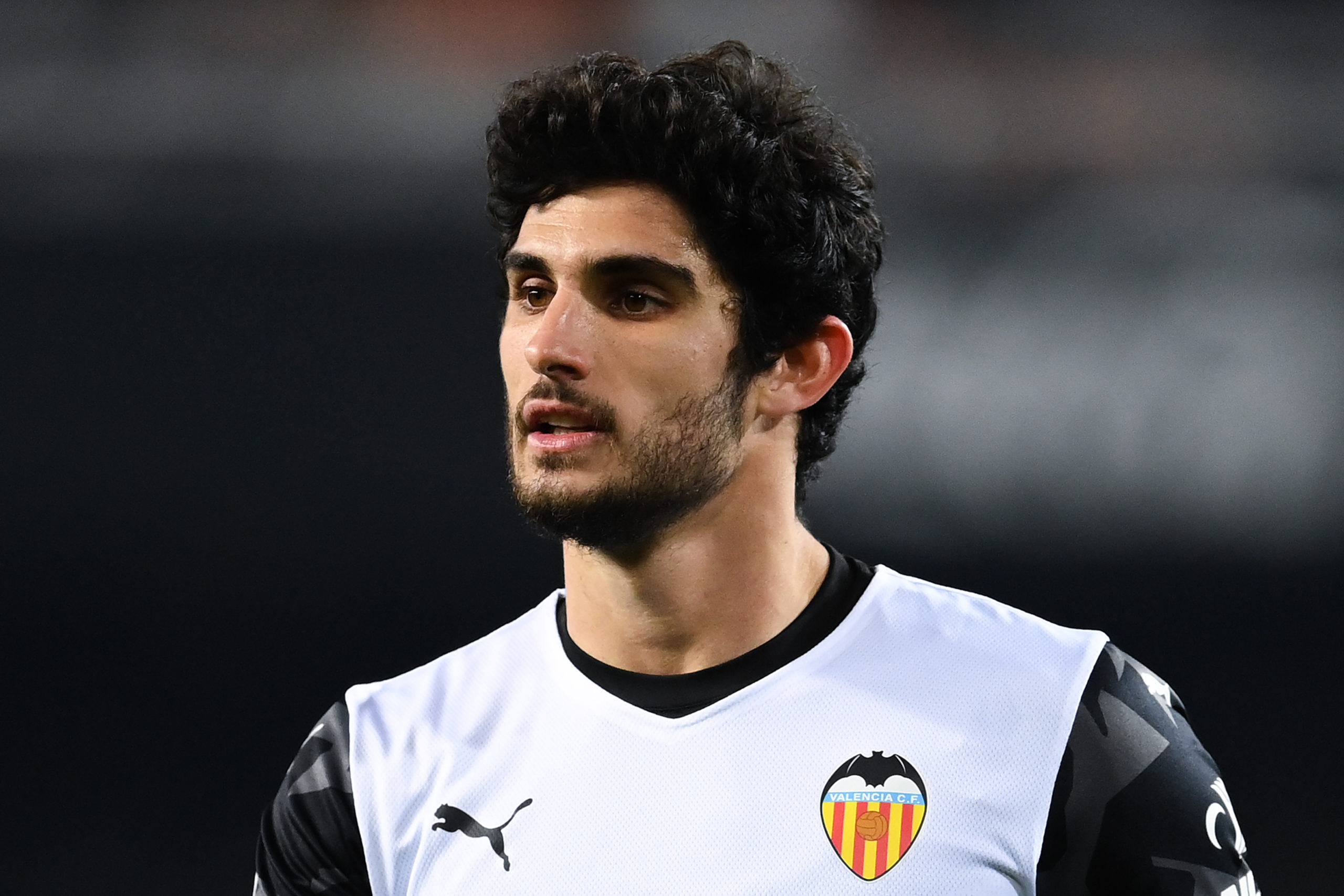 Gonçalo Guedes has been on the Roma radar for quite some time. It appears that the Giallorossi are indeed ready to open a negotiation to sign him.